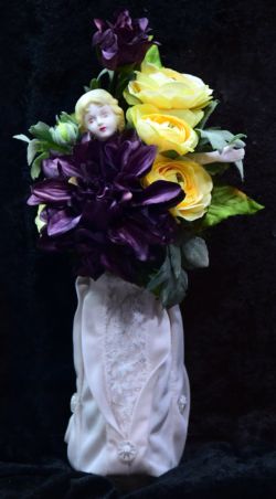horror floral lady